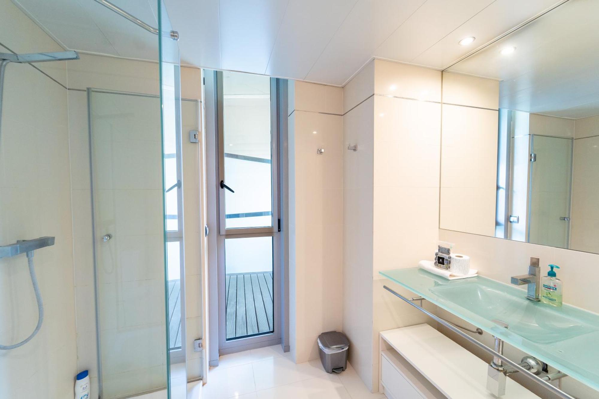 Unique Rentals-Seafront Luxe Suites Barcelona Exterior photo