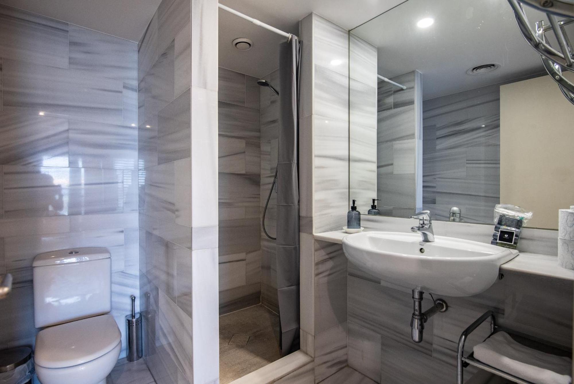 Unique Rentals-Seafront Luxe Suites Barcelona Exterior photo