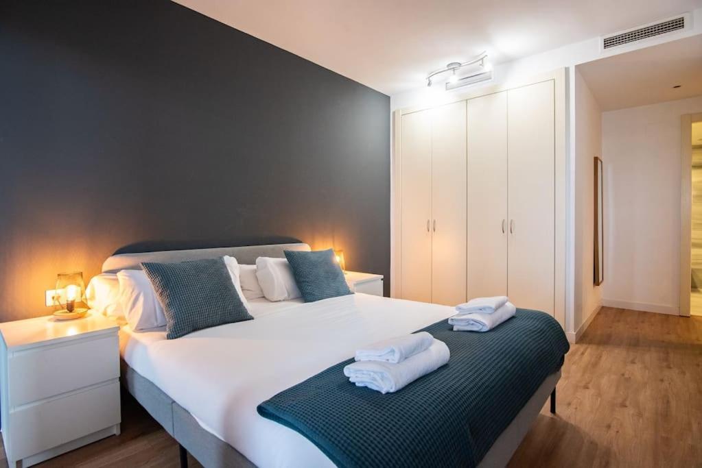 Unique Rentals-Seafront Luxe Suites Barcelona Exterior photo