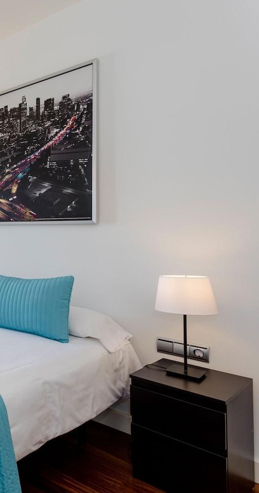 Unique Rentals-Seafront Luxe Suites Barcelona Exterior photo