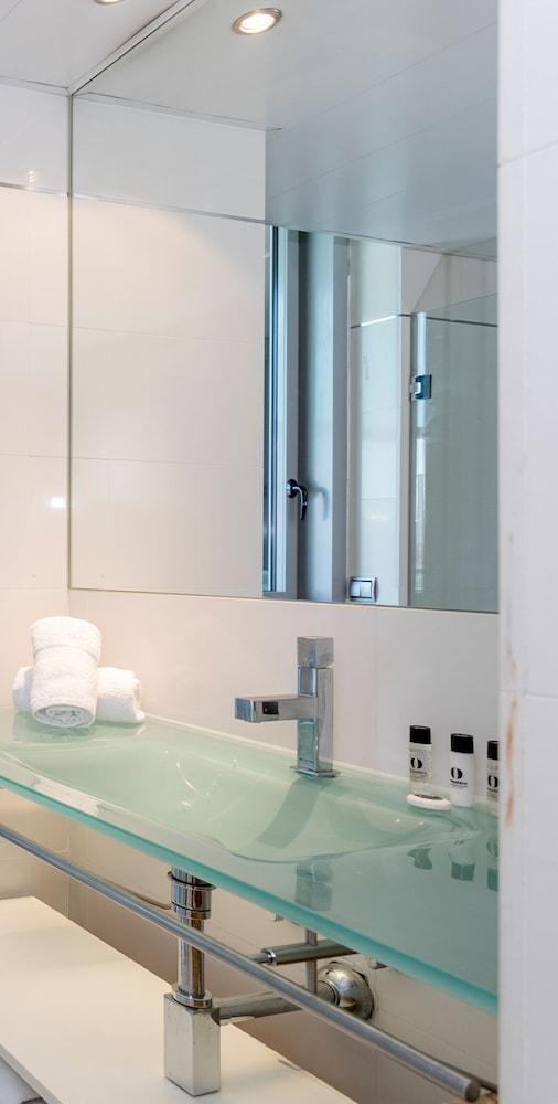 Unique Rentals-Seafront Luxe Suites Barcelona Exterior photo